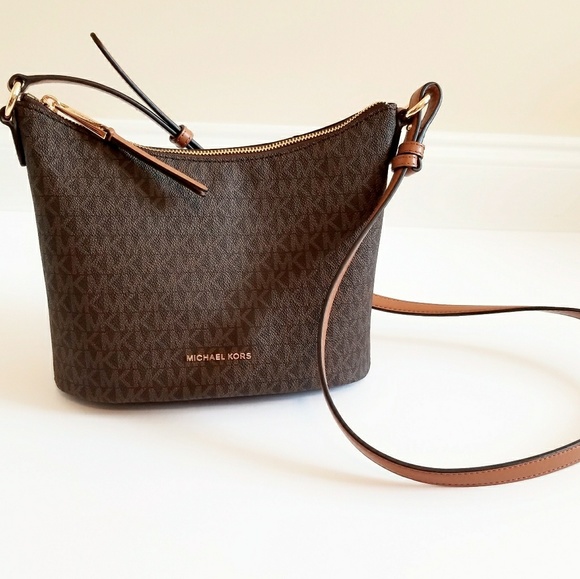Michael Kors Handbags - NEW!! Michael Kors Logo Crossbody